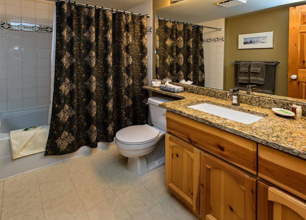 Westwind Properties At Valhalla Whistler Exteriör bild